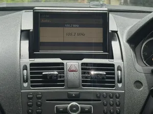 Mercedes-Benz C200 2011 Blue