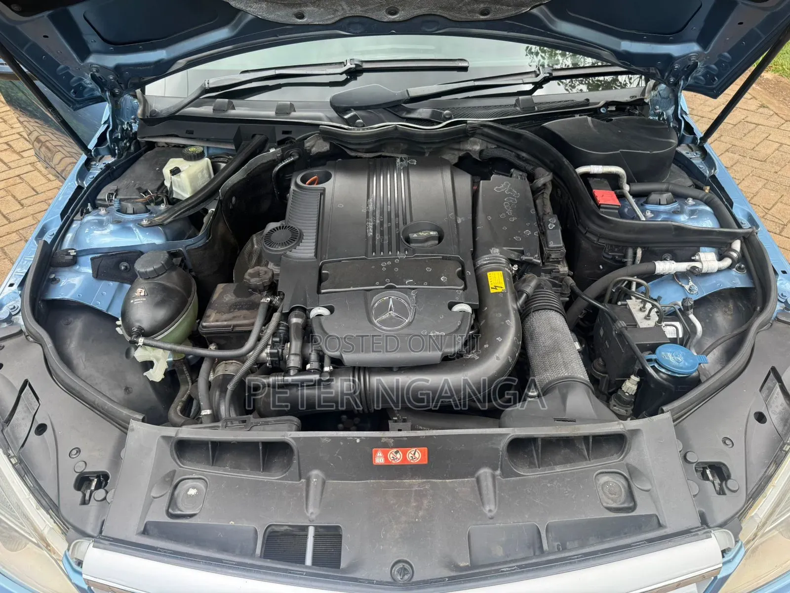 Mercedes-Benz C200 2011 Blue