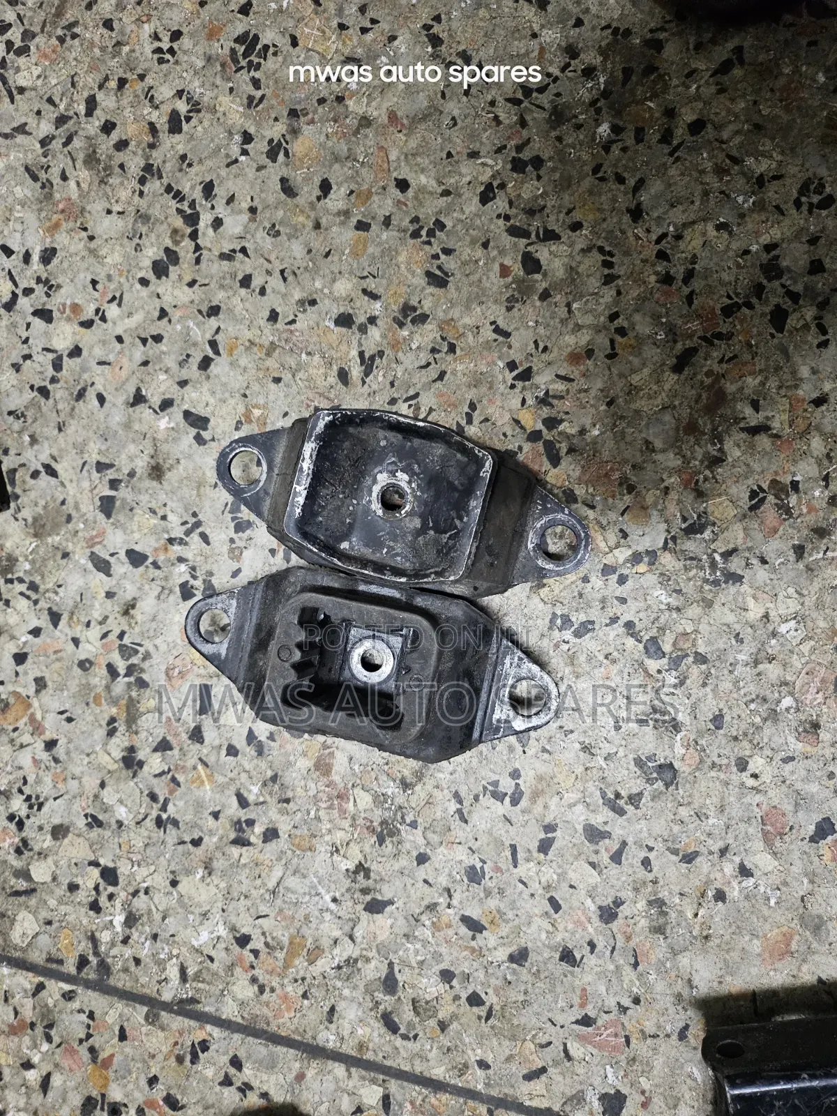 Nissan Tiida Gear Mounting