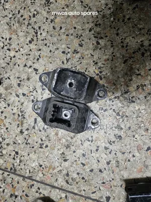 Nissan Tiida Gear Mounting