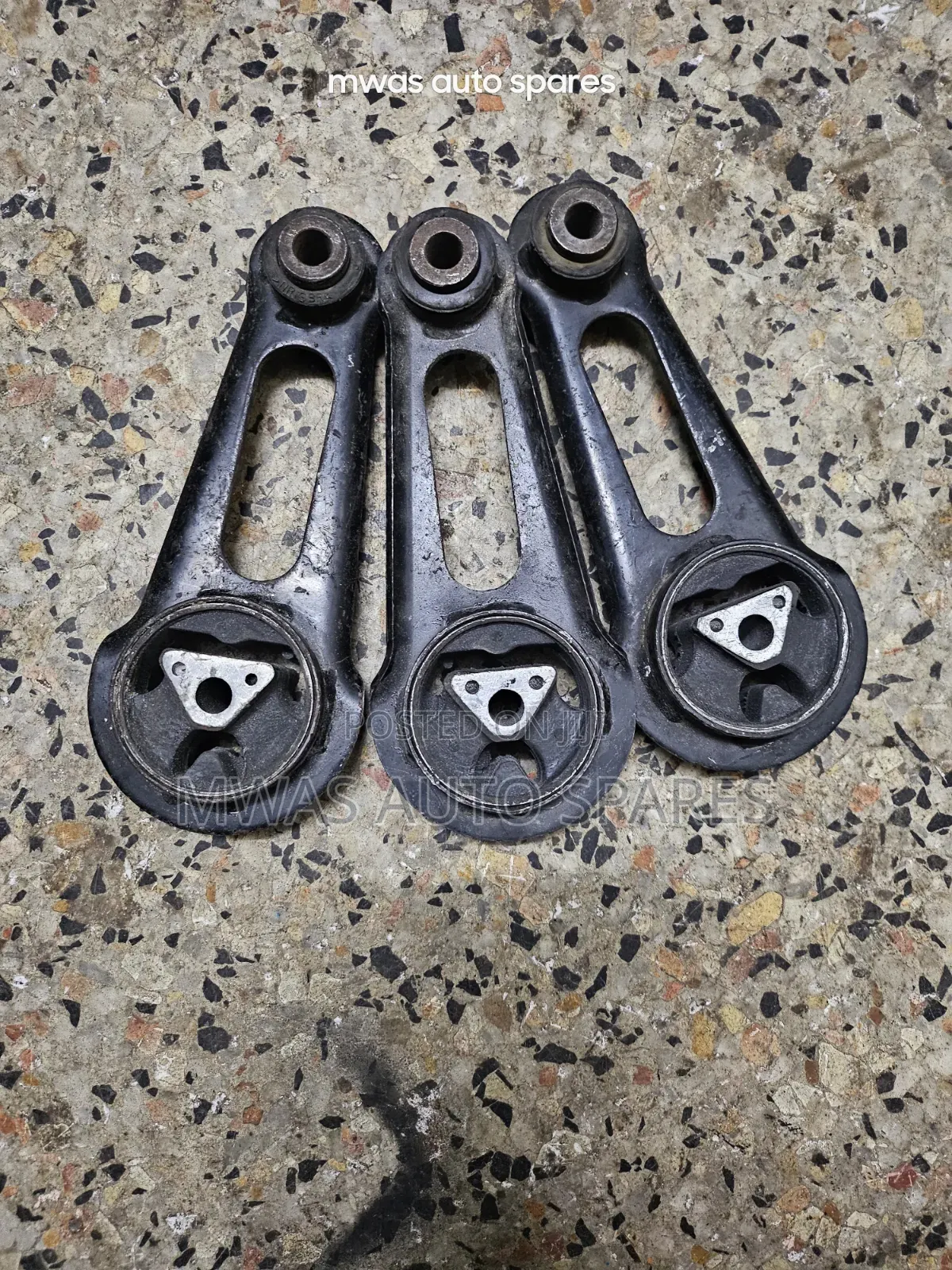 Nissan Serena Back Mounting