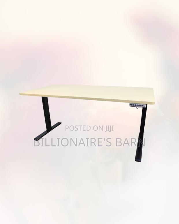 Boost Workflow With This Desk Executive Sit-Stand Comfort for Hybrid - thumbnail 3