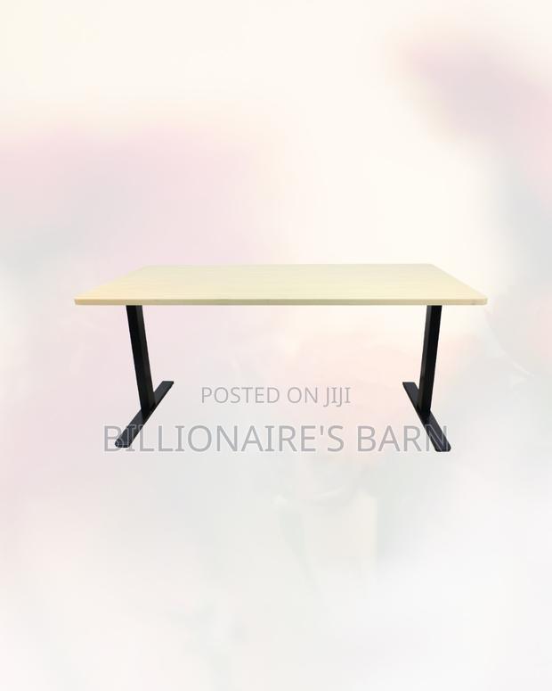 Boost Workflow With This Desk Executive Sit-Stand Comfort for Hybrid - thumbnail 4