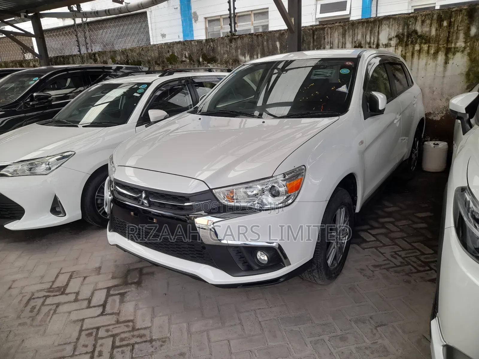 Mitsubishi RVR 2018 White