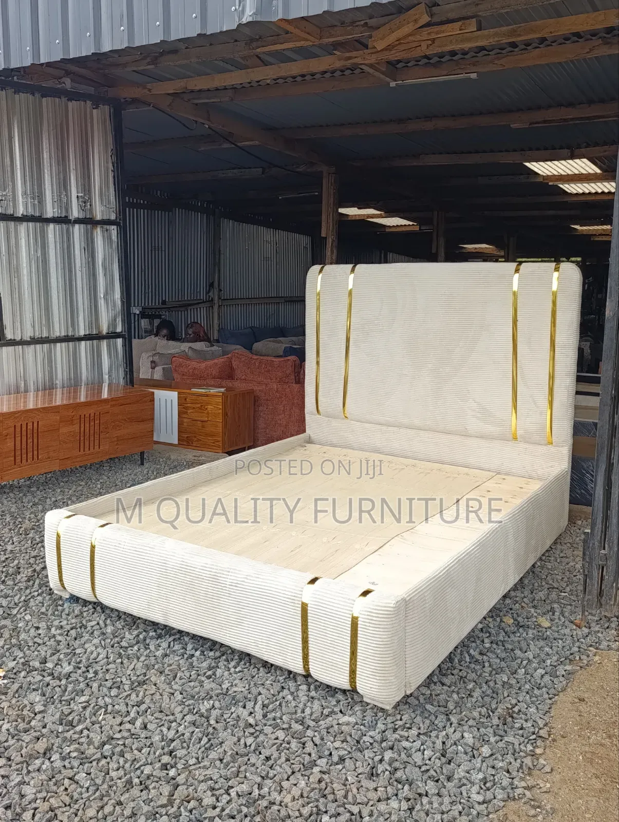 Modern Bed With Headboard-Stylish