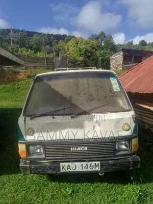 Toyota HiAce 1989 White