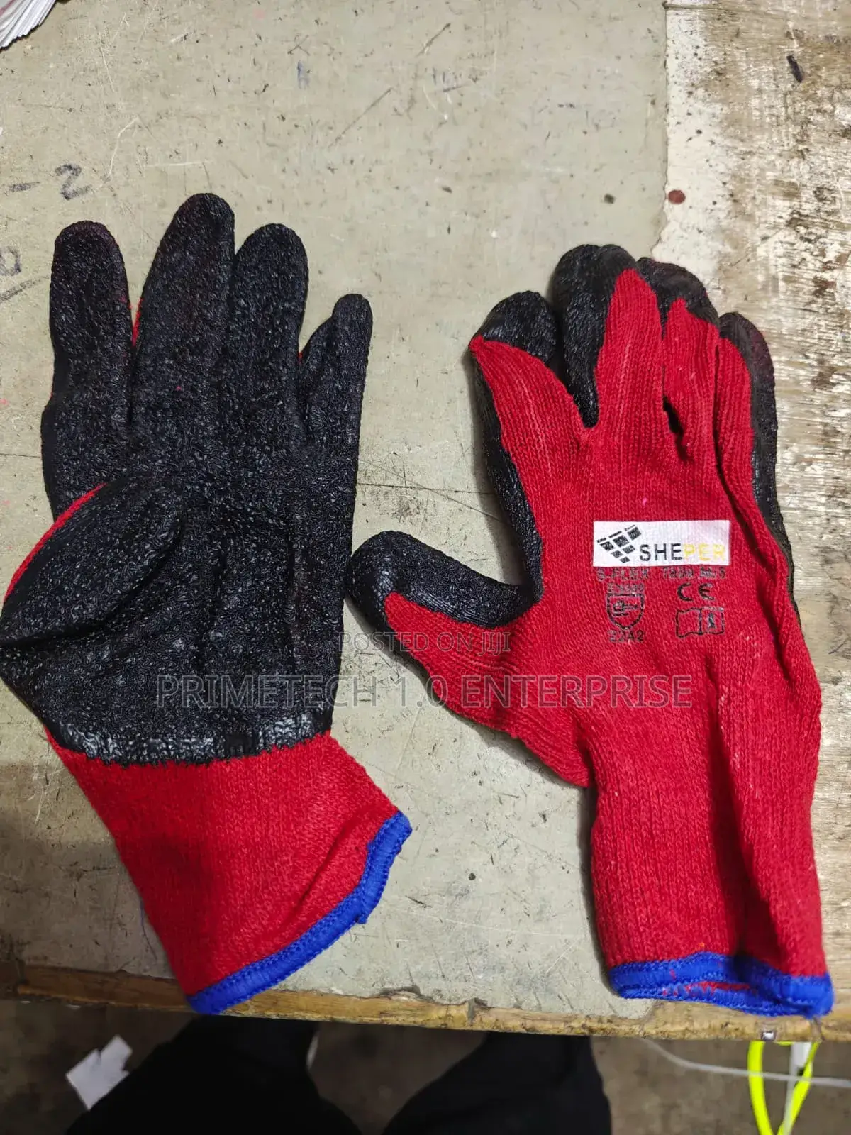 Diamond Grip Red Gloves