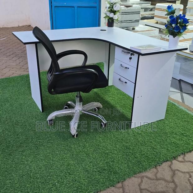 L-Shape Desk +Mesh Chair Combo