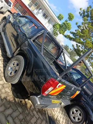 Nissan Navara 2005 Black