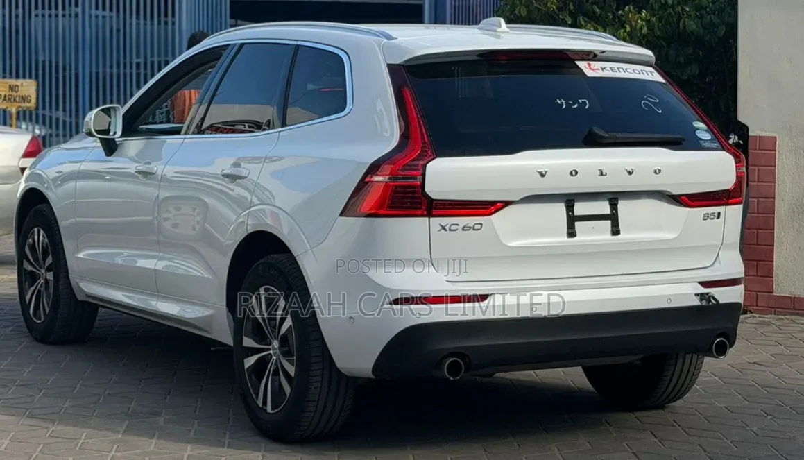 Volvo XC60 T5 R-Design AWD 2019 White