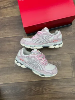 Ladies Asics Gel-Nyc Sneakers