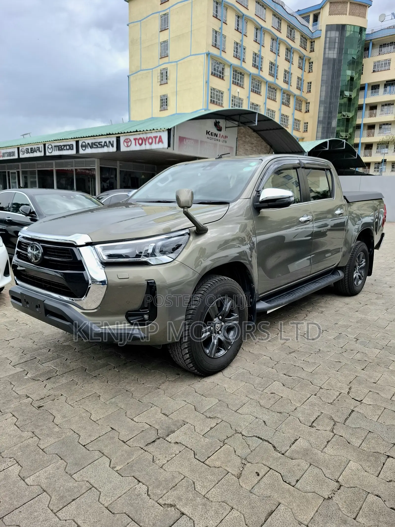 Toyota Hilux 2020 Gray