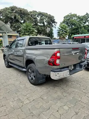 Toyota Hilux 2020 Gray