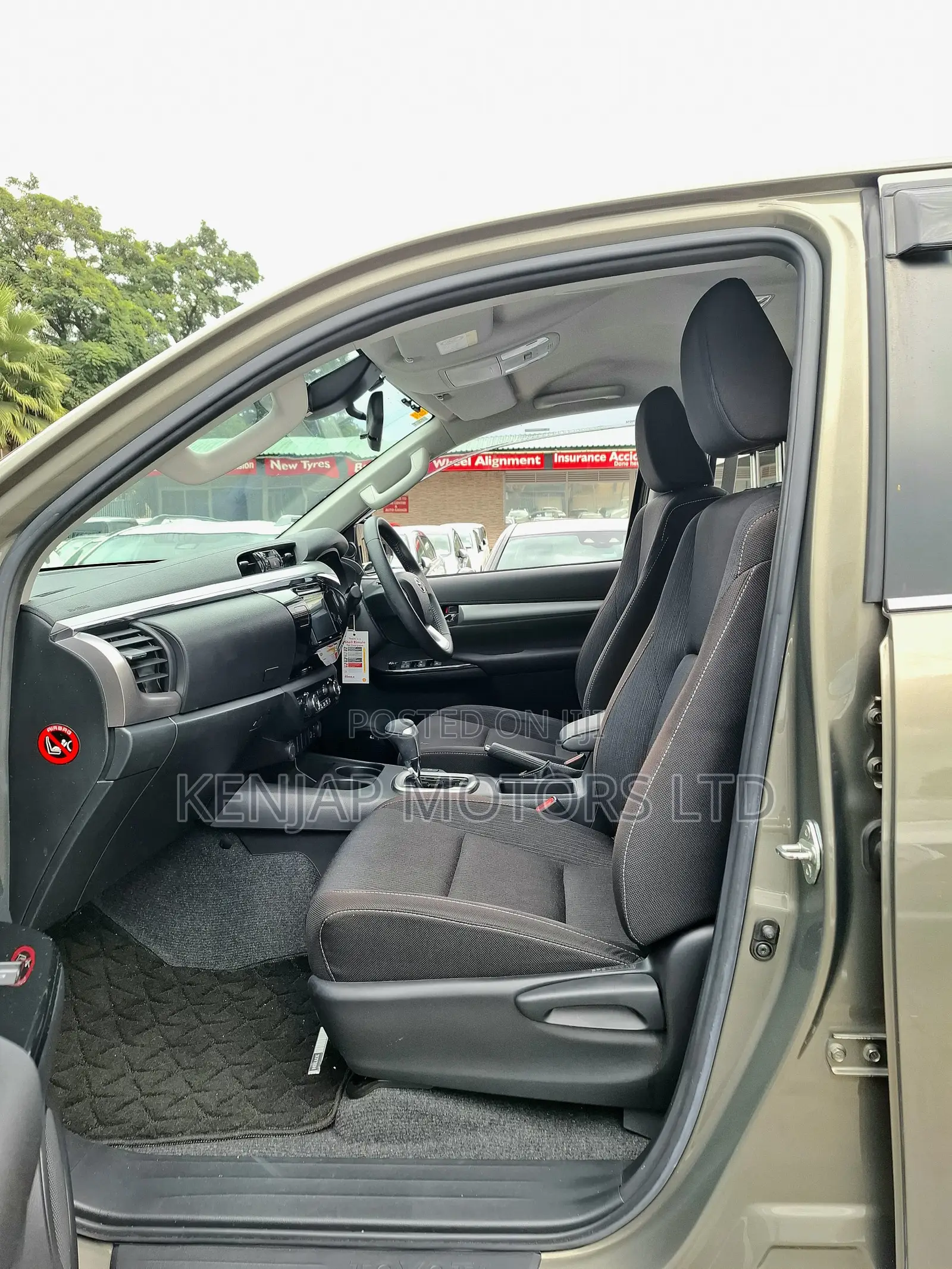 Toyota Hilux 2020 Gray