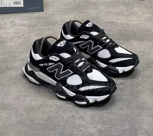 New Balance 9060 “ Panda “
Sneakers