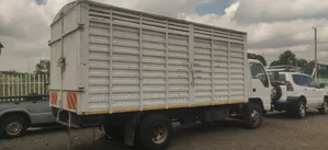 Isuzu NPR 2010