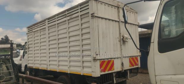 Isuzu NPR 2010 - thumbnail 4