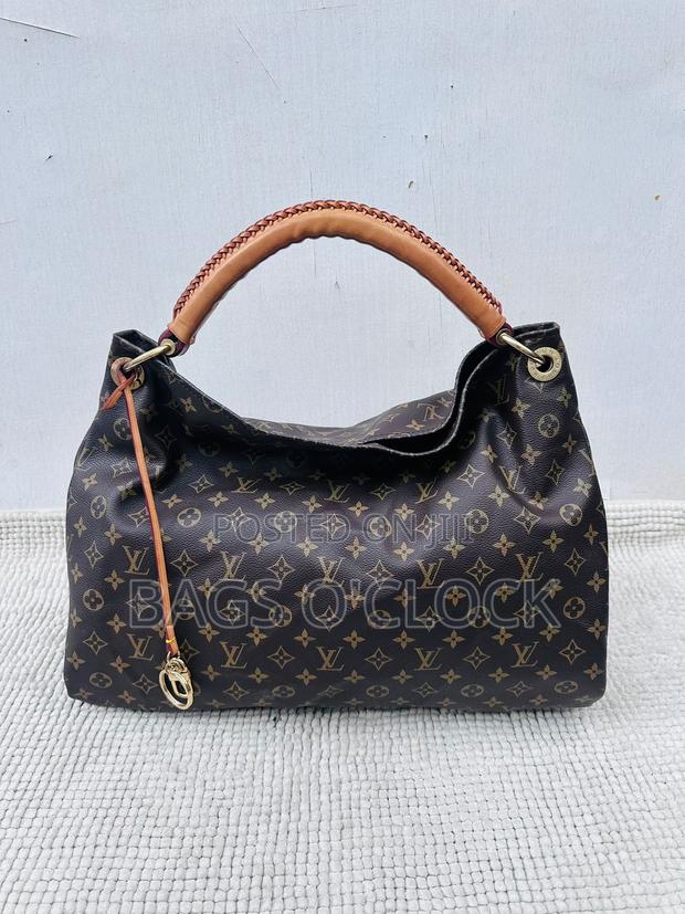 Authentic Louis Vuitton Artsy Mm Monogram Canvas Bag