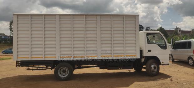 Isuzu NQR 2010 - thumbnail 4