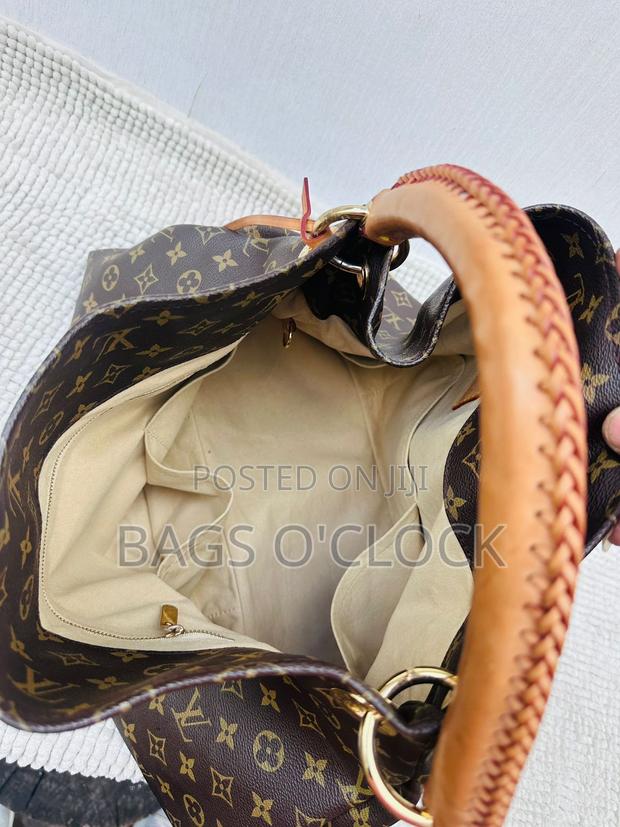 Authentic Louis Vuitton Artsy Mm Monogram Canvas Bag - thumbnail 4