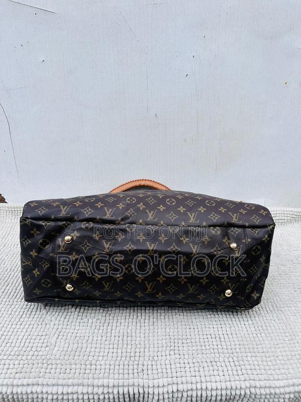 Authentic Louis Vuitton Artsy Mm Monogram Canvas Bag - thumbnail 7