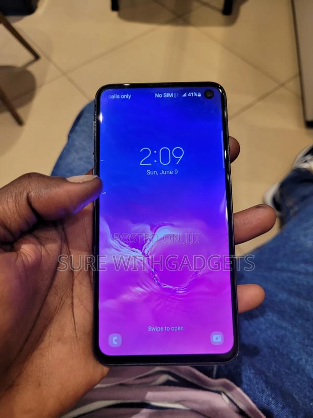 Samsung Galaxy S10e 128 GB Black