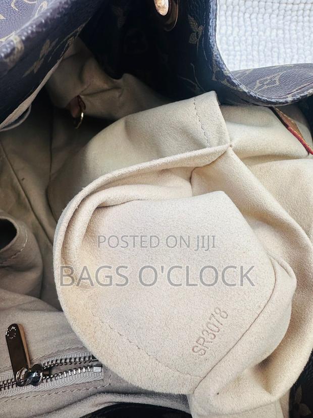 Authentic Louis Vuitton Artsy Mm Monogram Canvas Bag - thumbnail 8