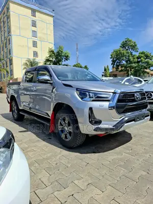 Toyota Hilux 2021 Silver