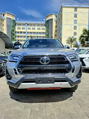 Toyota Hilux 2021 Silver