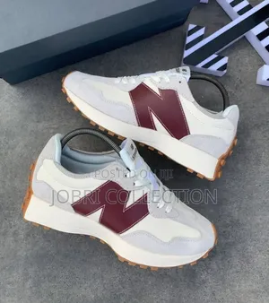 New Balance 327 “ White Marron “
Sneakers