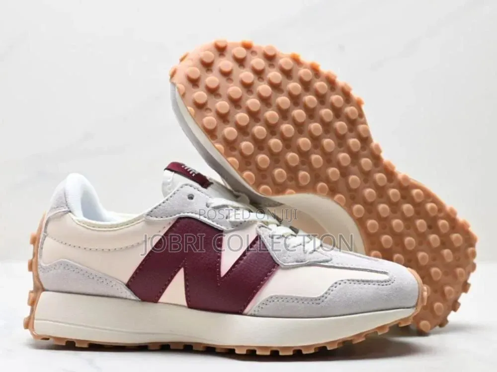New Balance 327 “ White Marron “
Sneakers