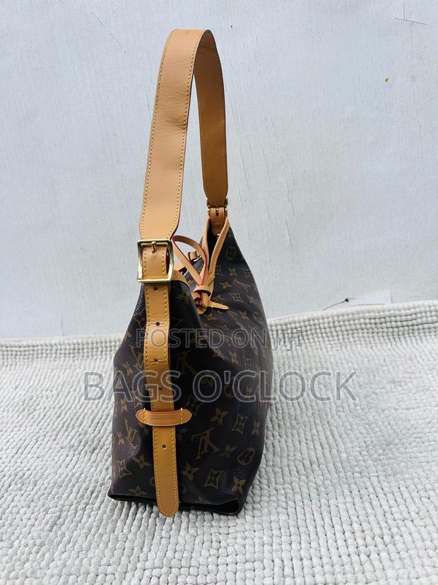 Louis Vuitton Carryall Pm Monogram Canvas Shoulder Bag - thumbnail 2