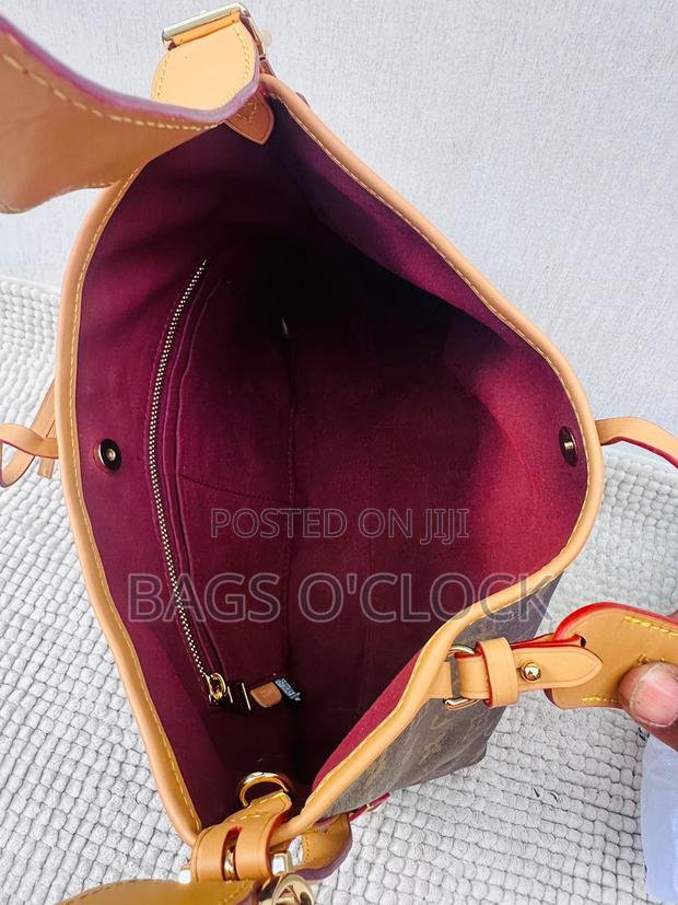 Louis Vuitton Carryall Pm Monogram Canvas Shoulder Bag - thumbnail 4