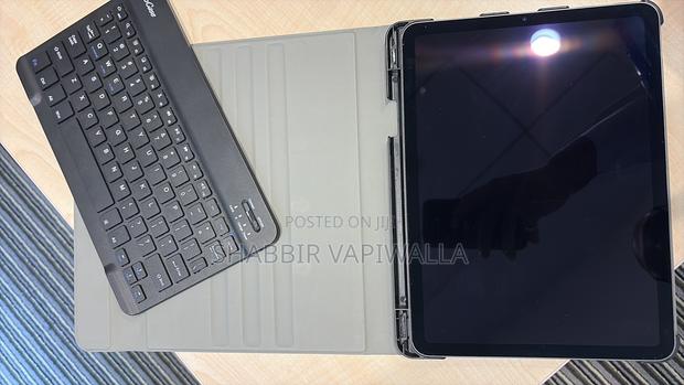 Apple iPad Air 64 GB Black