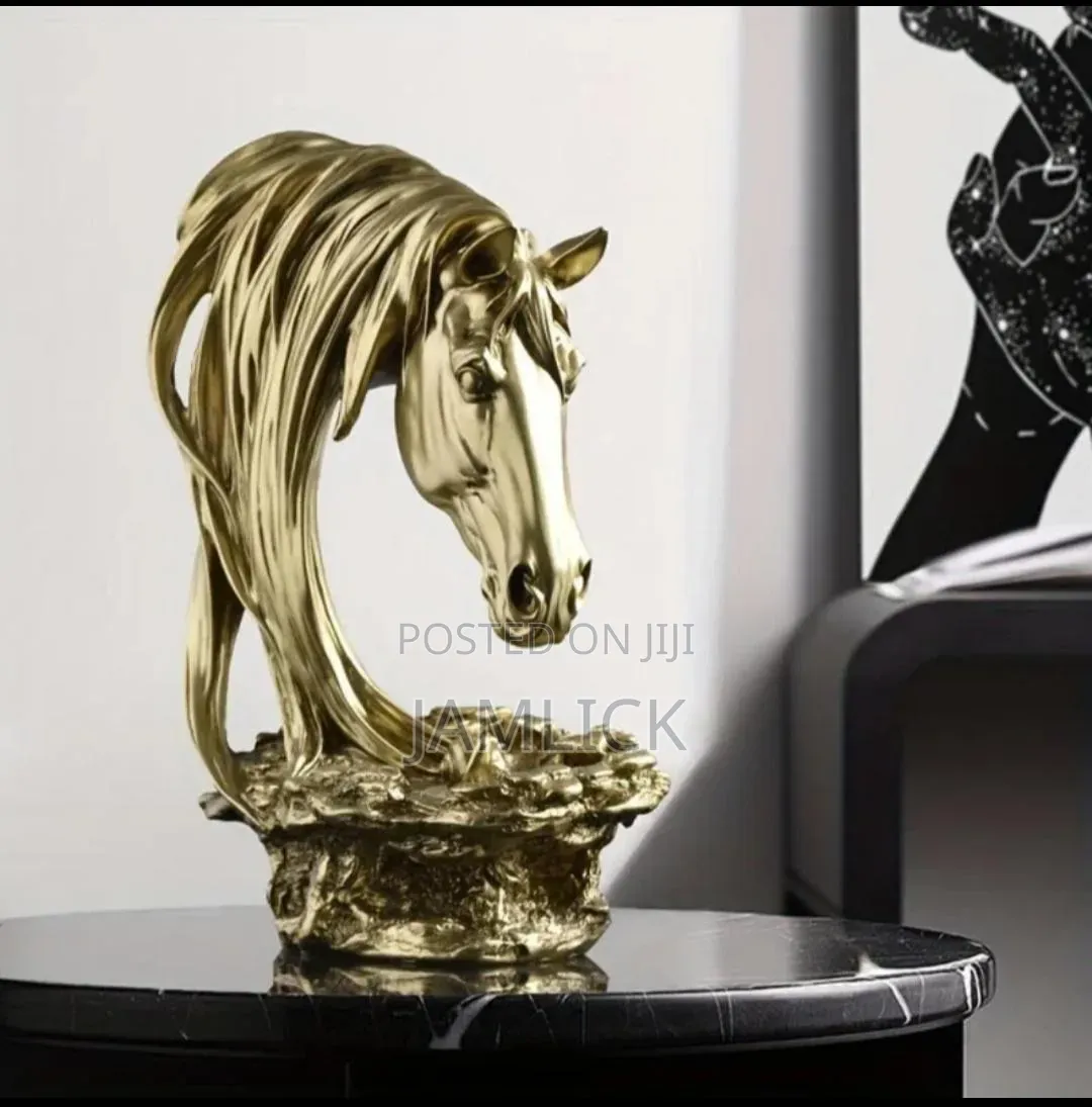 Stunning Deluxe White Gold Horse Head Decor - Gh