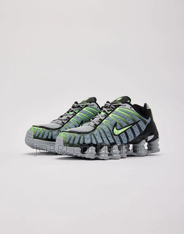 Nike Shox Tl “ Wolf Grey Lime “
Quality Sneakers - thumbnail 3