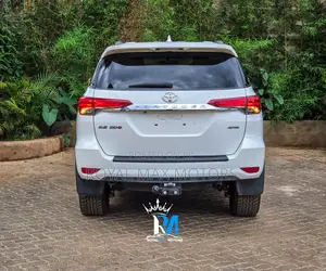 Toyota Fortuner 2.8 D AWD 2019 White