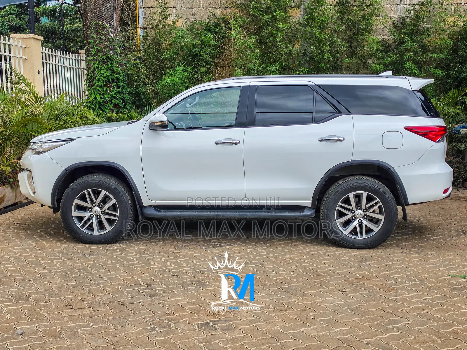 Toyota Fortuner 2.8 D AWD 2019 White