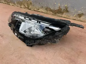 LHS Headlight Xenon