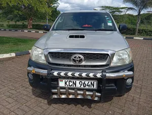 Toyota Hilux 2010 Silver