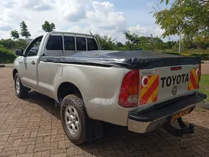 Toyota Hilux 2010 Silver