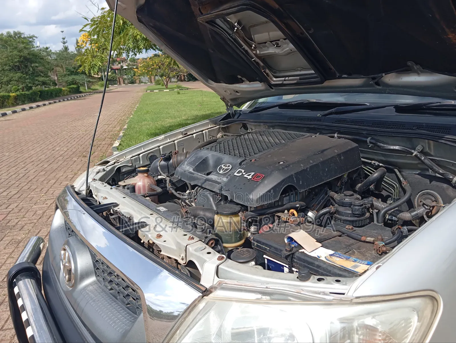 Toyota Hilux 2010 Silver