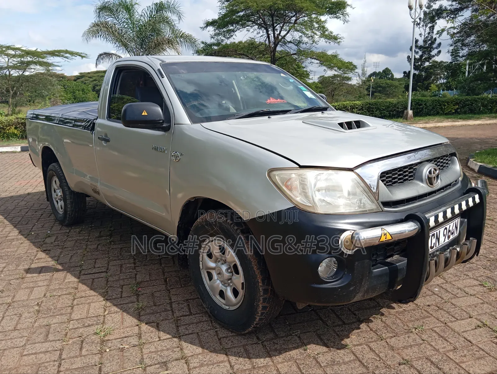 Toyota Hilux 2010 Silver