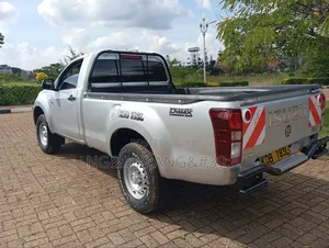 Isuzu D-MAX 2021 Silver