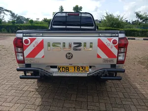 Isuzu D-MAX 2021 Silver