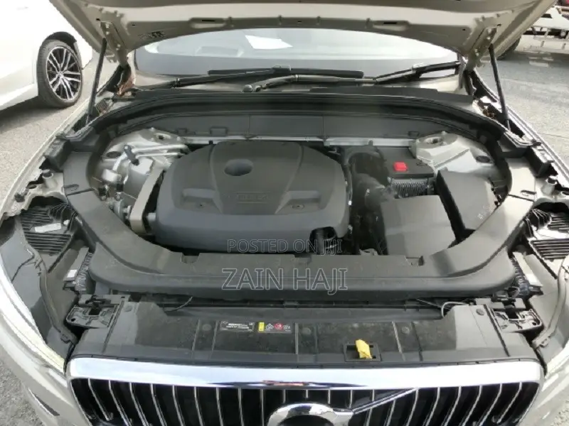 Volvo XC60 2019 Silver