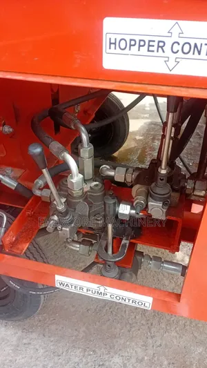 Heavy Duty Diesel Self-Loading Concrete Mixing Machine.