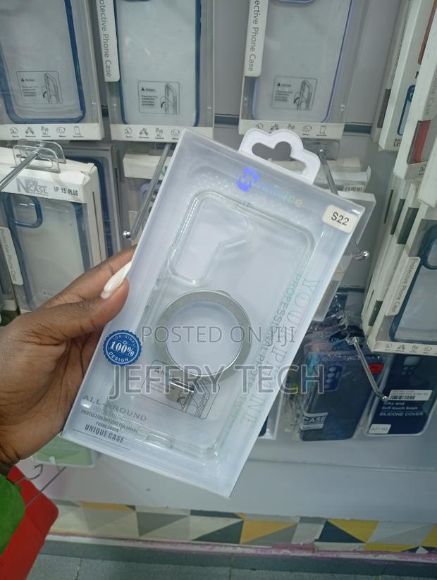 Clear Magnetic Phone Case Designed for the iPhone 15 Plus - thumbnail 2