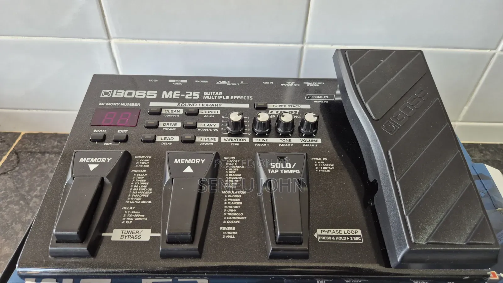 Boss Me25 Guitar Effects Pedal