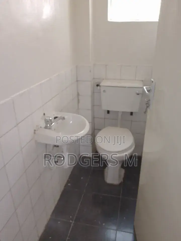 3bdrm Apartment in State House Area for rent